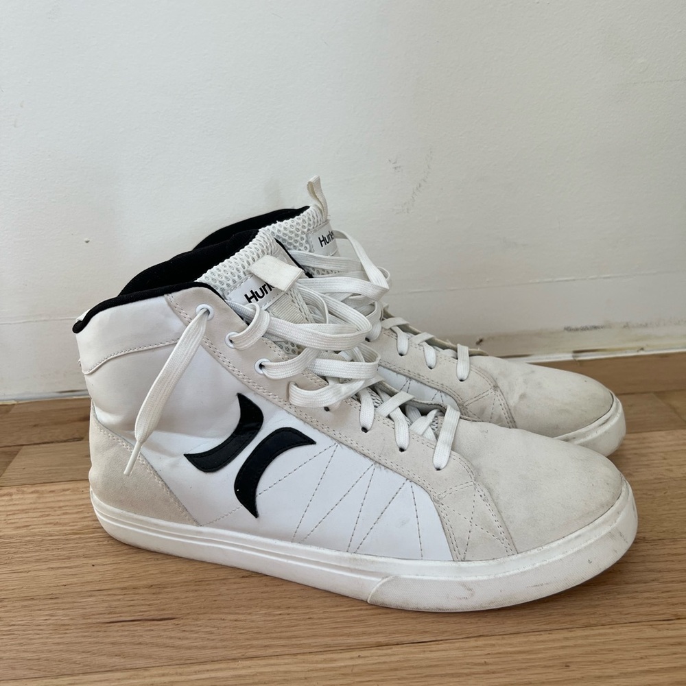Hurley High-Top White and Black Athletic Shoes